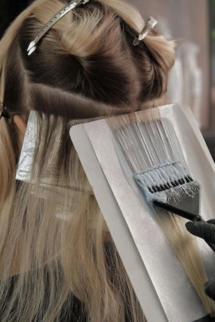 <h3>Lightening + Dimensional Color</h3>
Brighten hair with depth, dimension, and contrast.